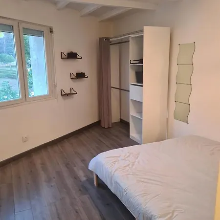 Entier Situe A Fleurignac. Apartment Taponnat-Fleurignac