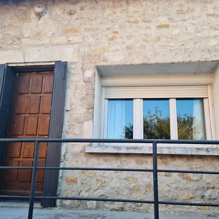 Entier Situe A Fleurignac. Apartment *