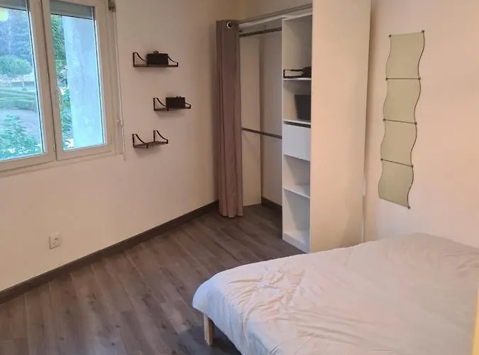 Entier Situe A Fleurignac. Apartment Taponnat-Fleurignac