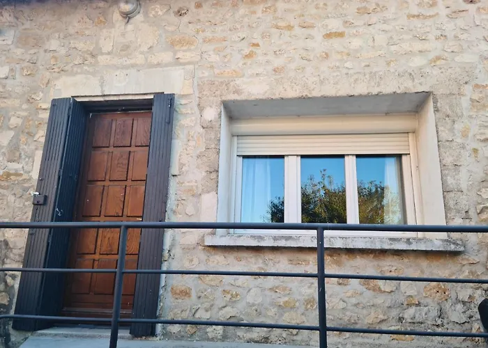 Entier Situe A Fleurignac. Apartment *